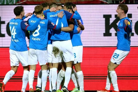 هولشتاين كيل يتعادل يقتنص التعادل من فولفسبورج في بوندسليجا